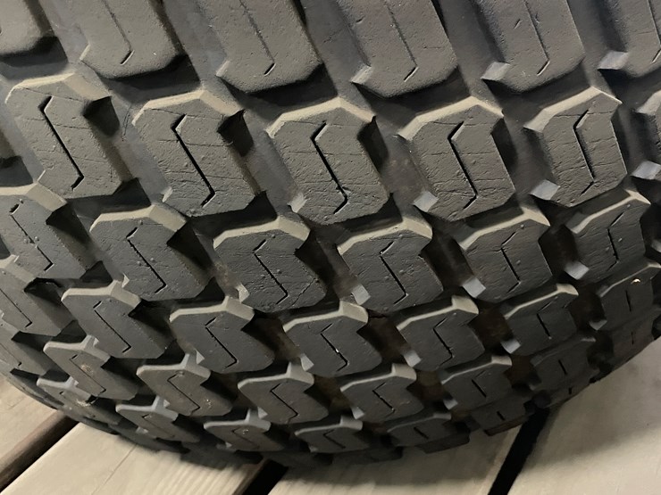 #7226-•-(4)-turf-tires-on-9-bolt-rims-image-6