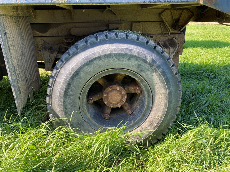 international-4900-image-22