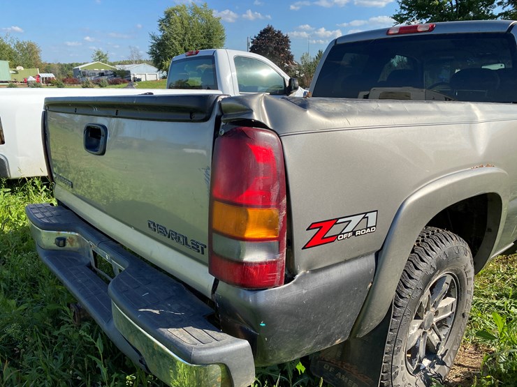 #1599-•-2000-chevy-silverado-1500-extended-cab-pickup-truck-(has-wi-title)-image-26