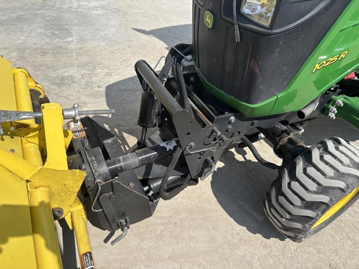 john-deere-1025r-image-17
