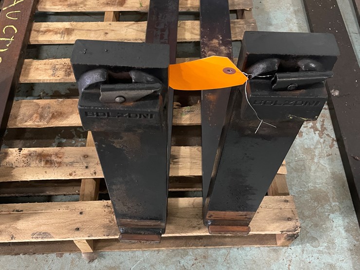 #7214-•-42"-x-4"-forklift-pallet-forks-image-4