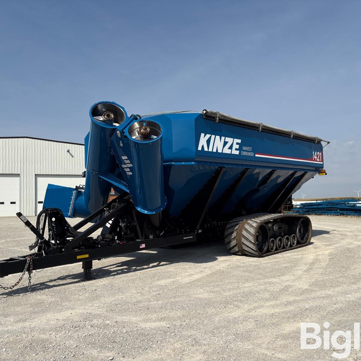 2024 Kinze 1421 Grain Cart
