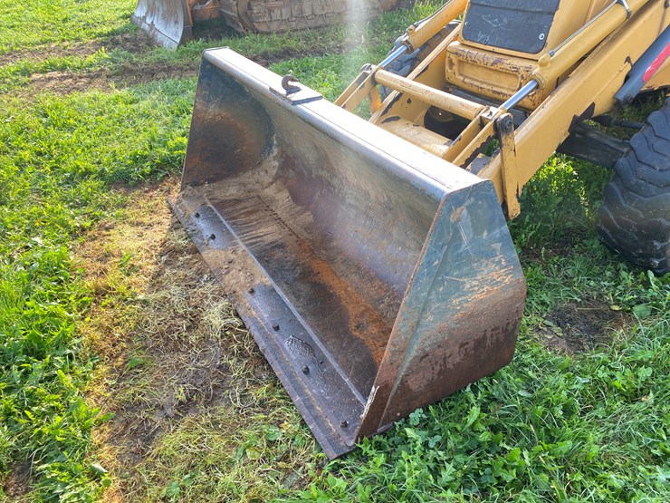 new-holland-655e-image-12