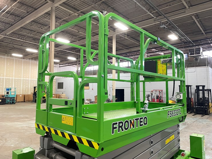 #5551-•-fronteq-fs6332tl-track-drive-scissor-lift-with-outriggers-image-39