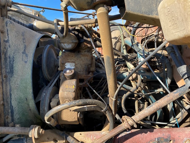 1982-international-dt466-image-43