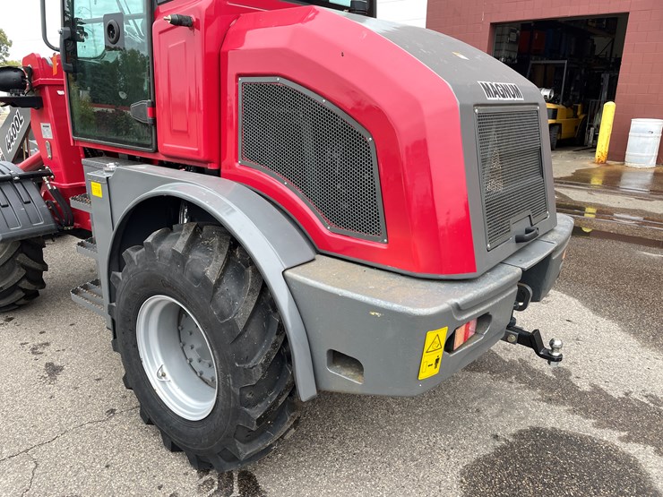 #5502-•-2024-magnum-4400l-wheel-loader-image-31