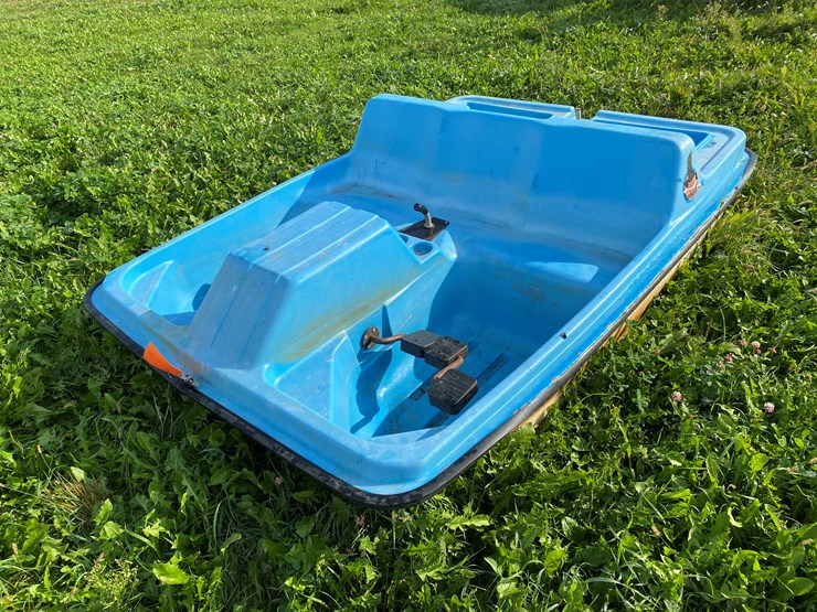 #1645-•-seahawk-paddle-boat-image-1