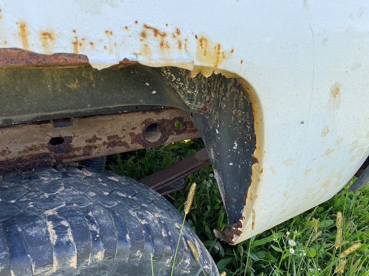 #1598-•-2010-chevy-silverado-1500-regular-cab-pickup-truck-(no-title)-image-17