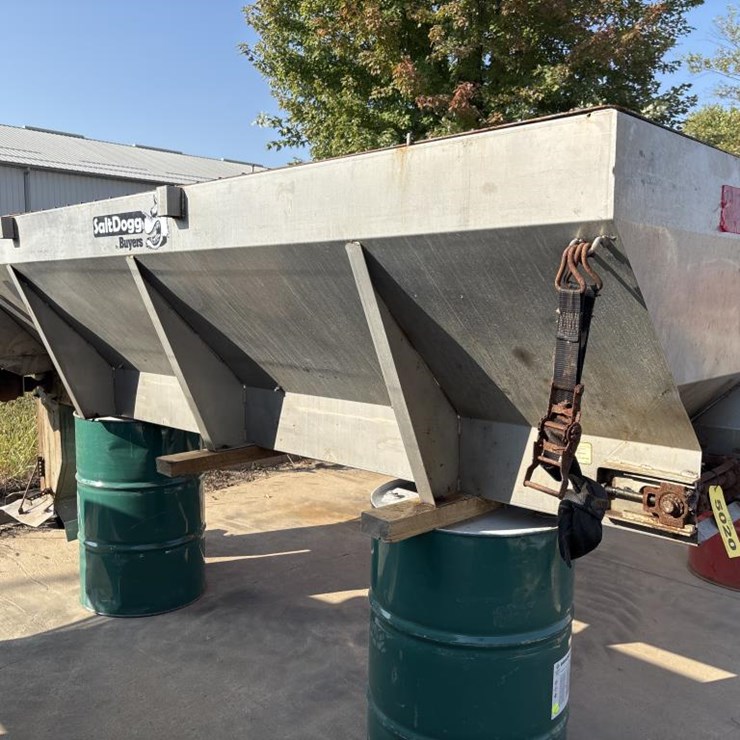 #5020 • Buyers Salt Dogg SCH120 Salter/Sander