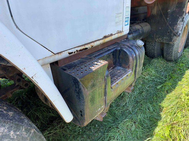 1982-international-dt466-image-54