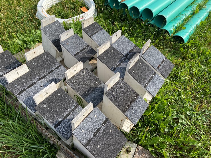 #1668-•-(14)-wooden-bird-houses-image-10