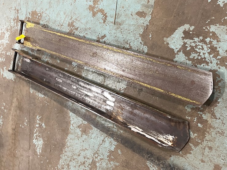 #7216-•-forklift-pallet-fork-extensions-image-1