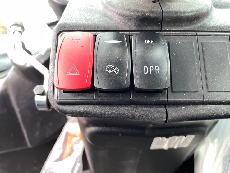 #5502-•-2024-magnum-4400l-wheel-loader-image-64