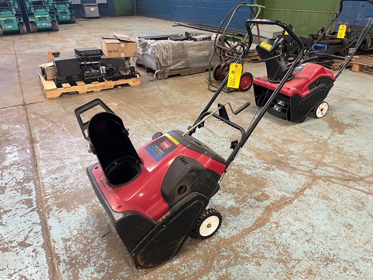 #7237-•-toro-ccr-3650-snowblower-image-1