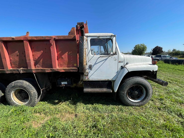 1982-international-dt466-image-129