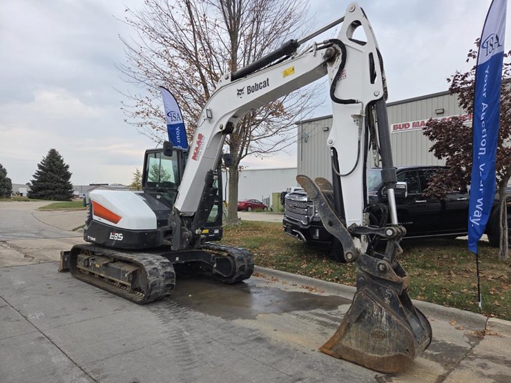 2019-bobcat-e85-image-7