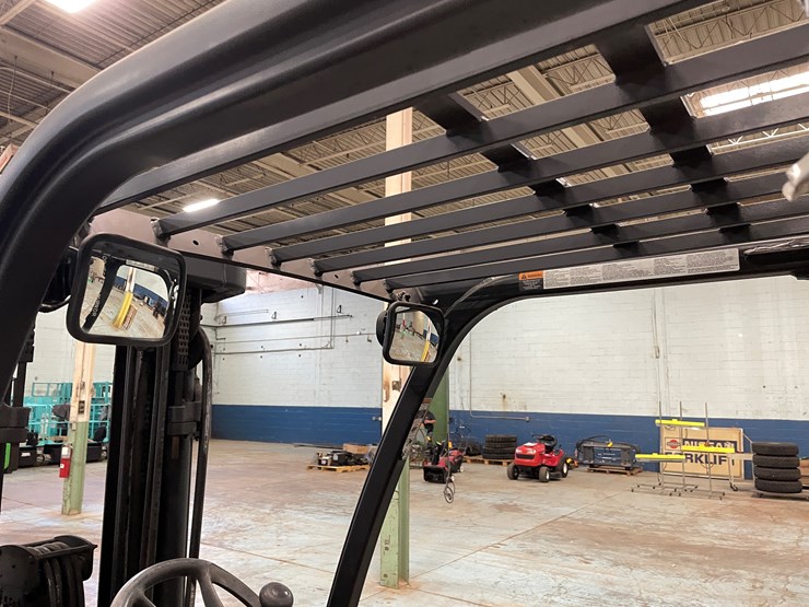 #5559-•-2017-yale-glc070-lp-forklift-image-31