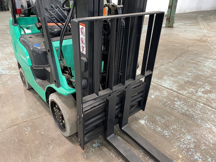 2018-mitsubishi-fgc25n-image-40