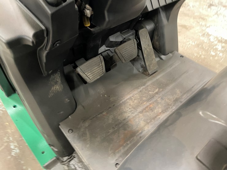 2018-mitsubishi-fgc25n-image-19