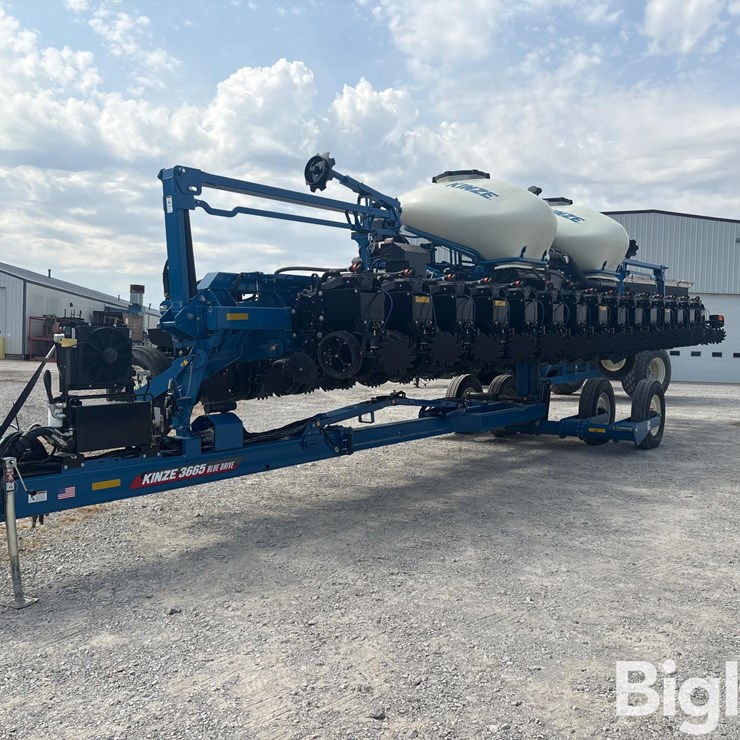 2022 KINZE 3665