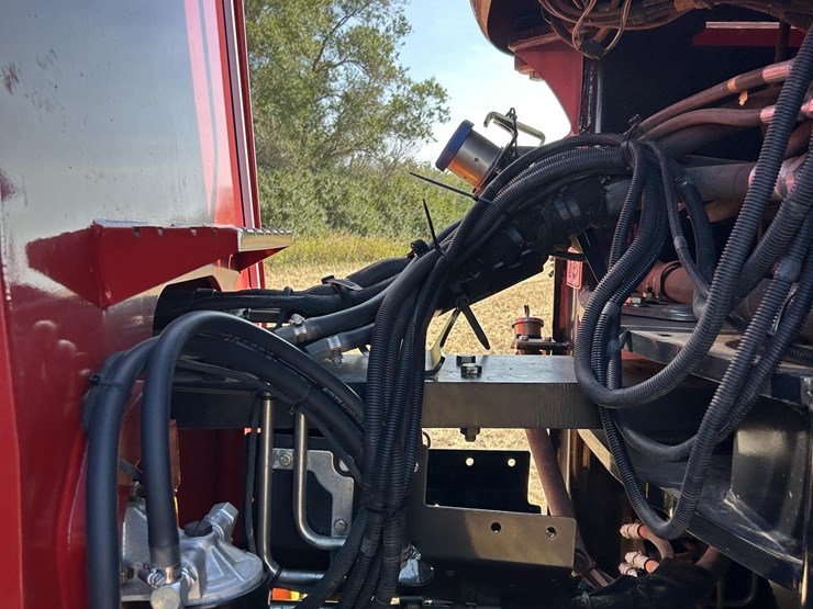 2011-case-ih-steiger-600-hd-image-48