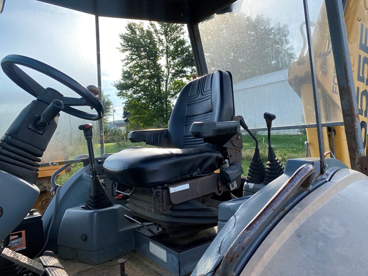 new-holland-655e-image-36