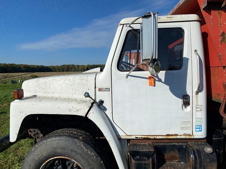 1982-international-dt466-image-13