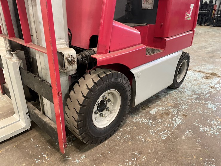 #5568-•-toyota-7-runner-1,500-lbs.-electric-forklift-image-13