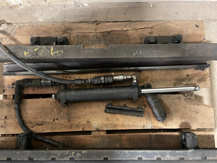 #7201-•-forklift-side-shift-plate-image-4