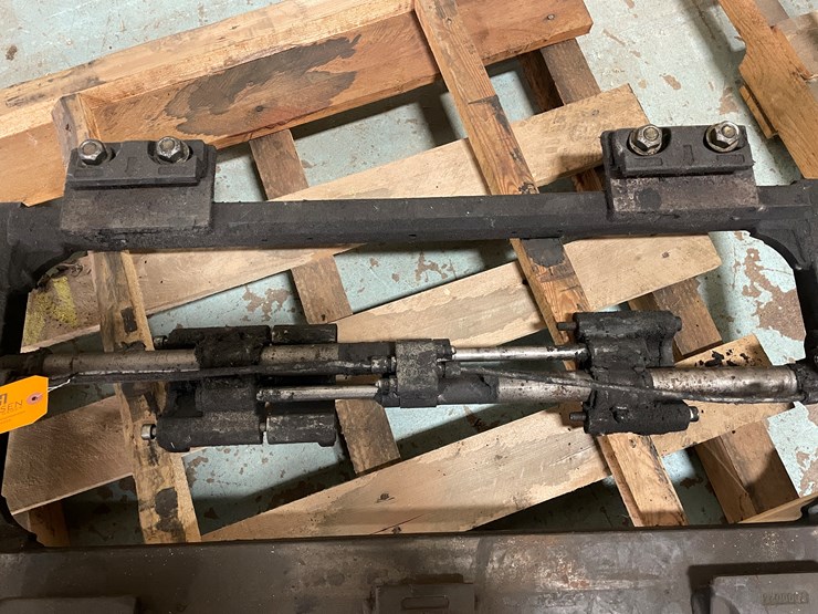 #7203-•-forklift-side-shift-plate-image-4