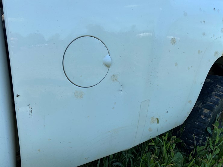 #1598-•-2010-chevy-silverado-1500-regular-cab-pickup-truck-(no-title)-image-13