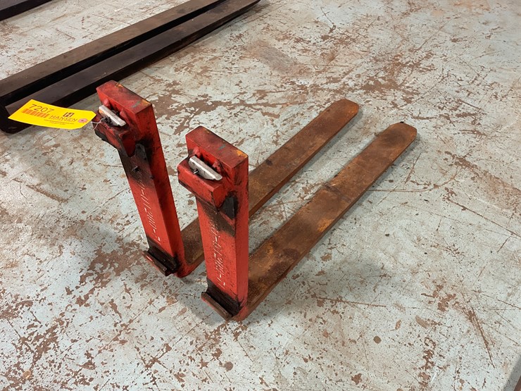 #7207-•-36"-x-4"-forklift-pallet-forks-image-4