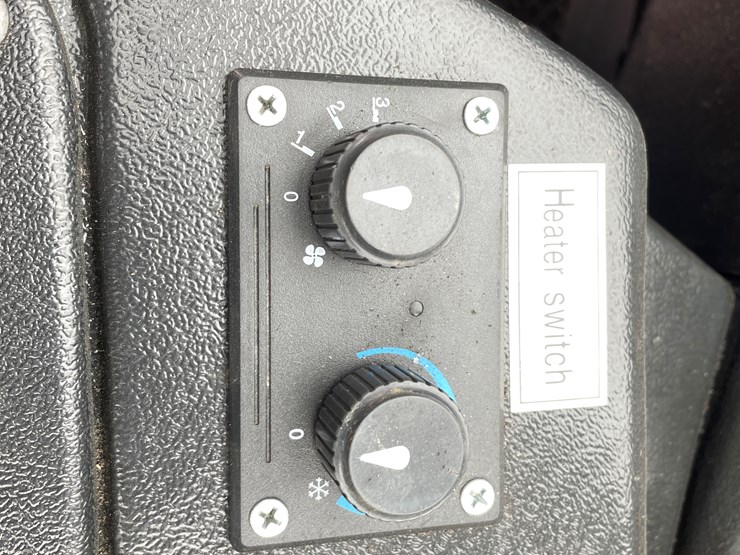 #5502-•-2024-magnum-4400l-wheel-loader-image-61