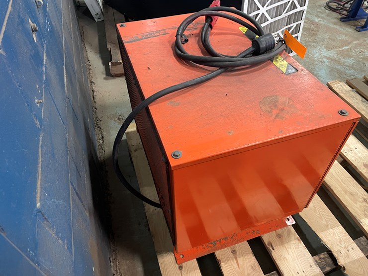 #7225-•-allied-c&d-forklift-battery-charger-image-3