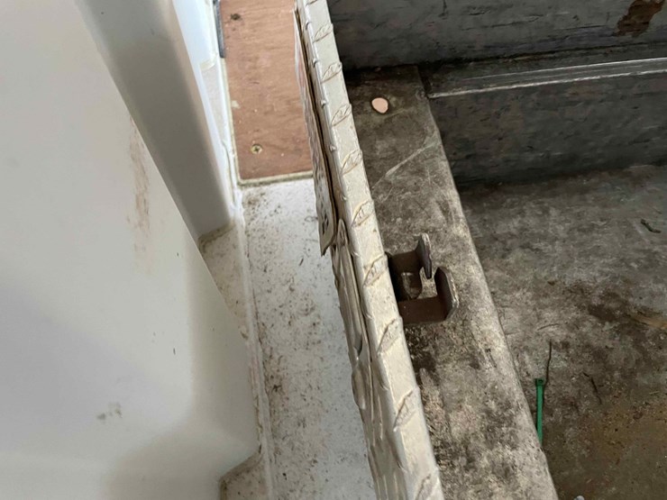 #1615-•-tractor-supply-diamond-plate-tool-box-image-17