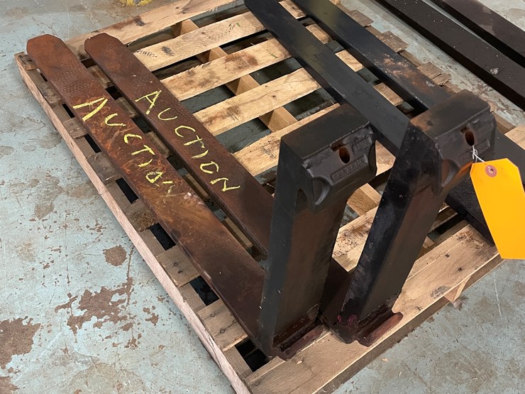 #7215-•-42"-x-4"-forklift-pallet-forks-image-5