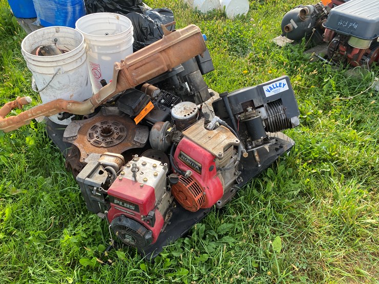 #1666-•-(5)-small-engines-&-various-parts-image-2