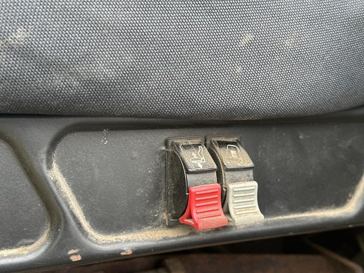 2004-caterpillar-3126-image-54