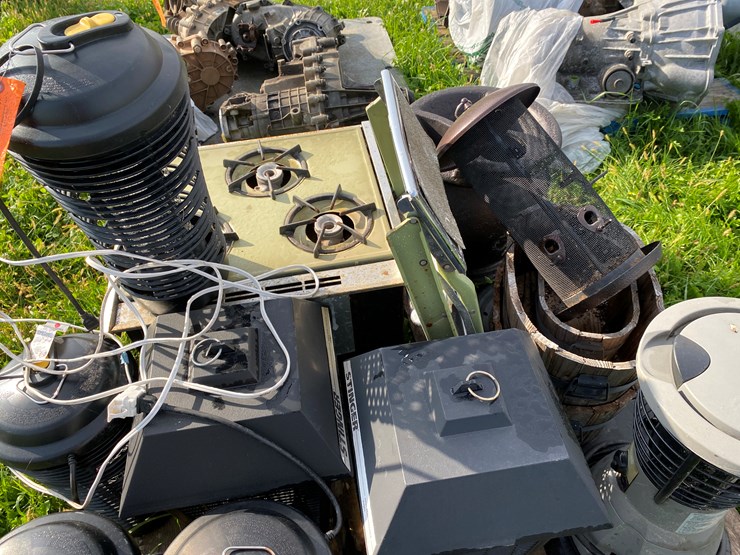 #1648-•-large-assortment-of-yard-items-image-9