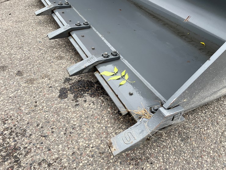 #5502-•-2024-magnum-4400l-wheel-loader-image-10