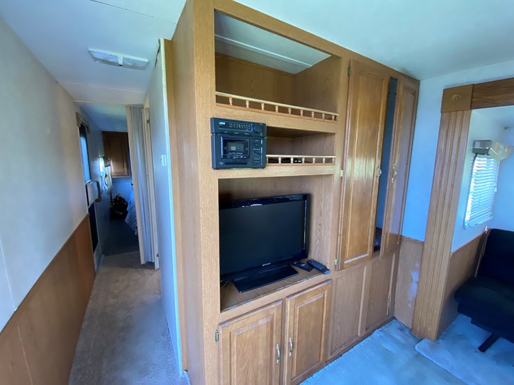 #1607-•-keystone-sprinter-360fk-camper,-(no-title)-image-44