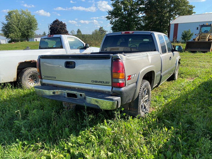 #1599-•-2000-chevy-silverado-1500-extended-cab-pickup-truck-(has-wi-title)-image-6
