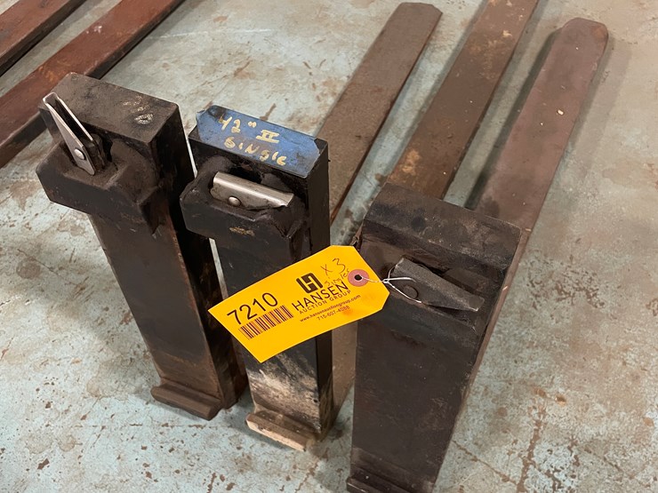 #7210-•-(3)-single-forklift-pallet-forks-image-3