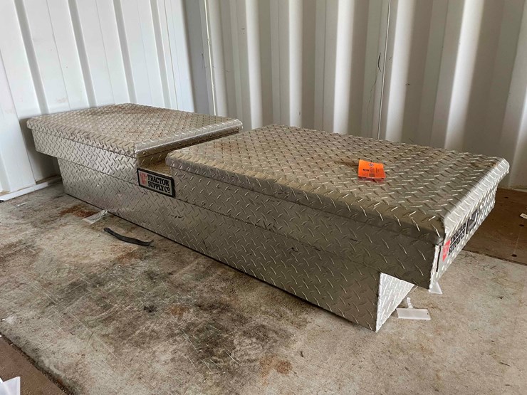 #1615-•-tractor-supply-diamond-plate-tool-box-image-1