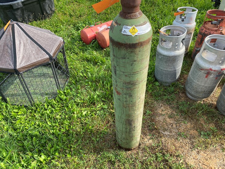 #1675-•-norweld-compressed-oxygen-tank-image-2