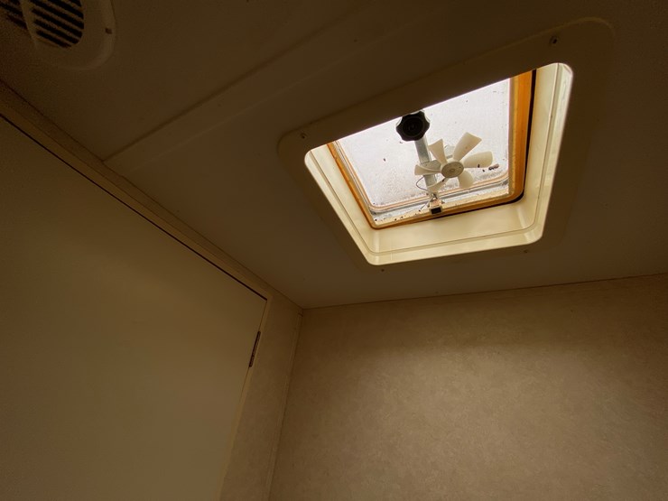 #1607-•-keystone-sprinter-360fk-camper,-(no-title)-image-52