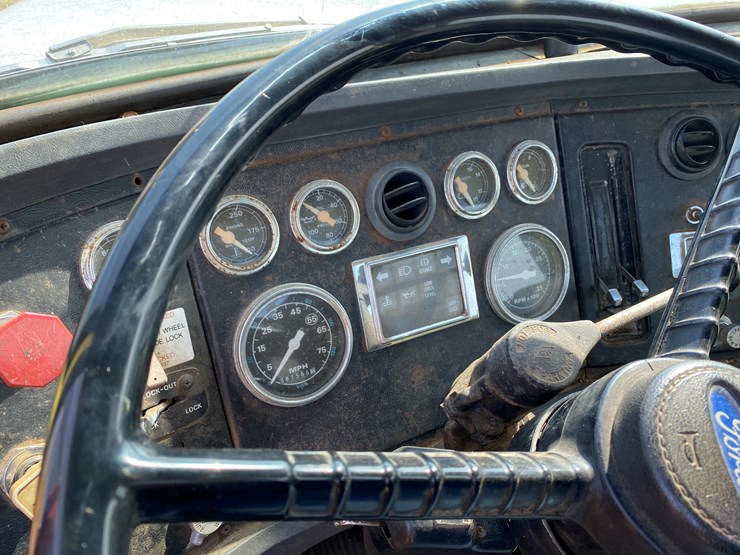 1987-ford-l9000-image-19