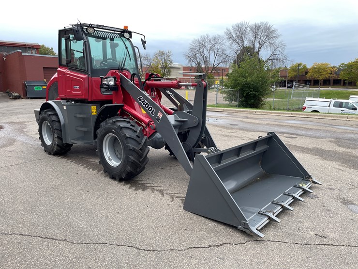 #5502-•-2024-magnum-4400l-wheel-loader-image-3