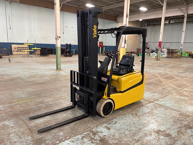 #5565-•-2020-yale-erp040-electric-forklift-image-1