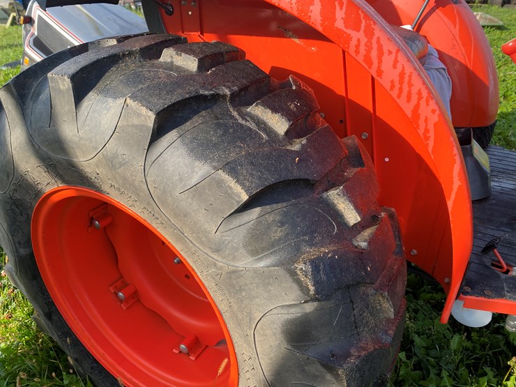 #1583-•-kubota-l4600d-4x4-diesel-tractor-image-28